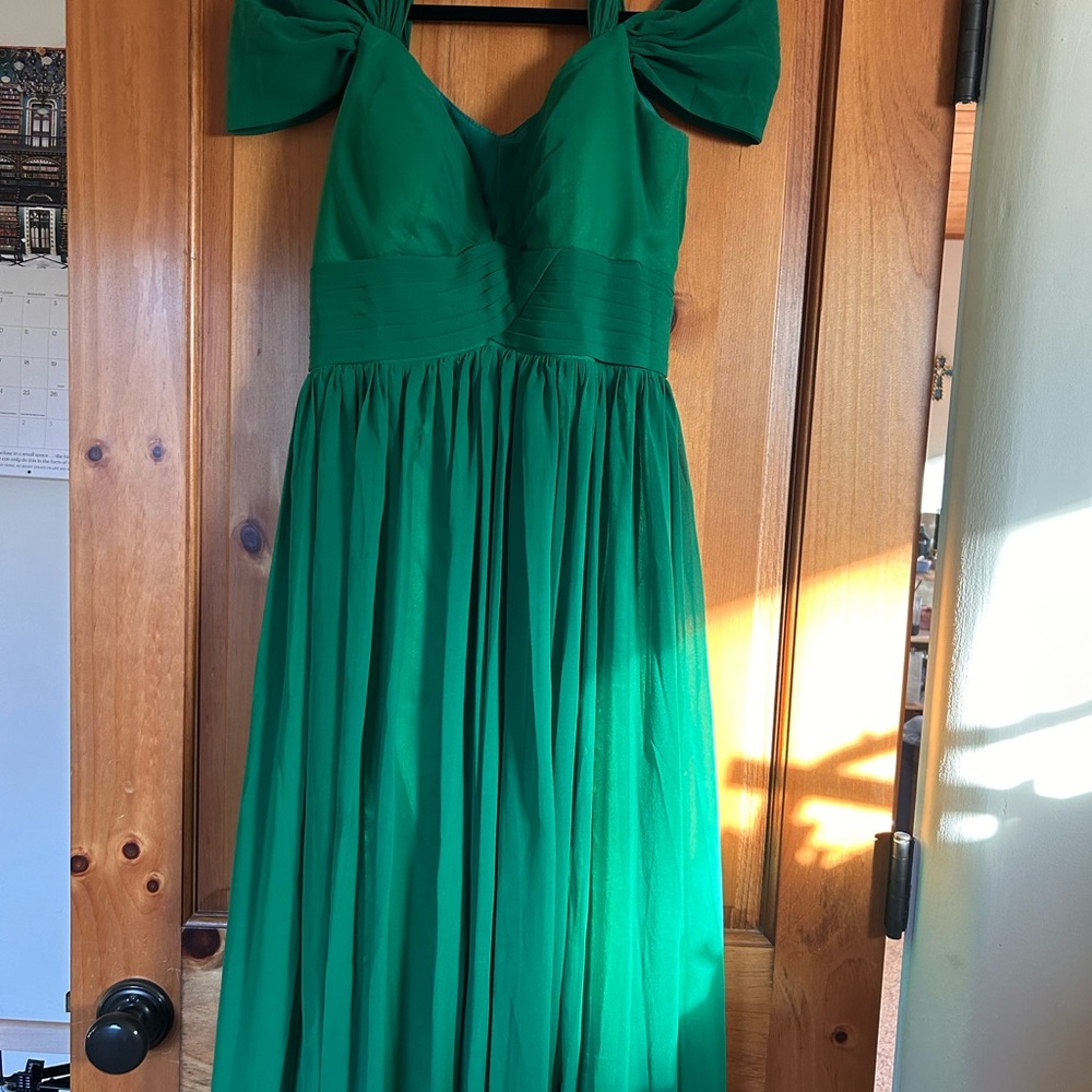 Elegant Green Evening Dress